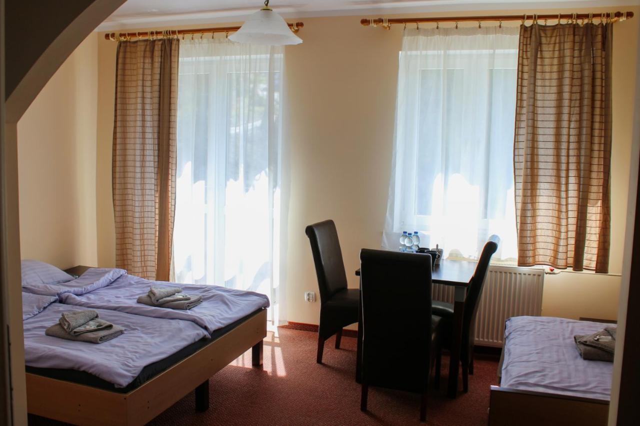Pensjonat 4 Pory Roku Duszniki Zdrój Exterior foto