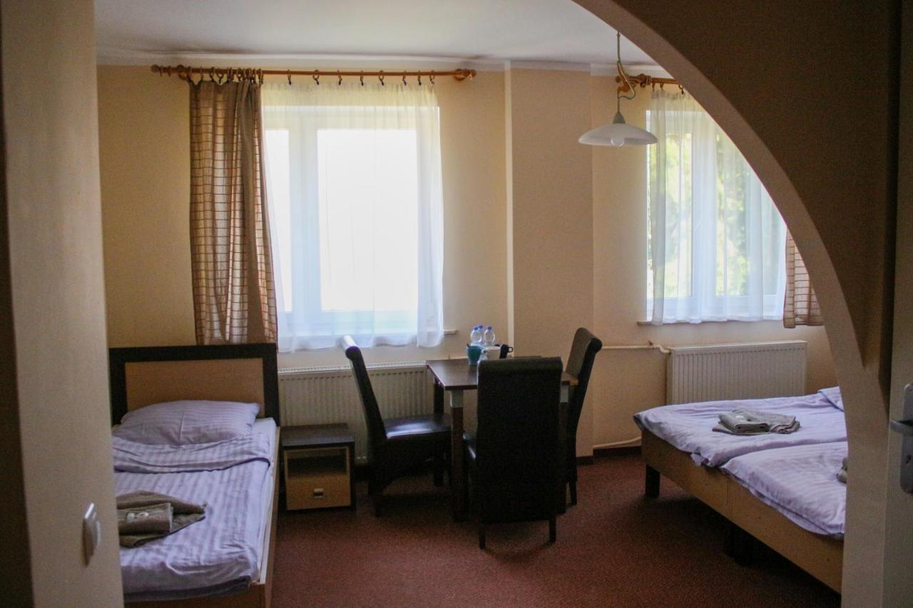 Pensjonat 4 Pory Roku Duszniki Zdrój Exterior foto